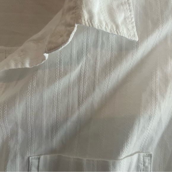 Levis White Sleeveless Blouse Size Medium - Picture 4 of 6